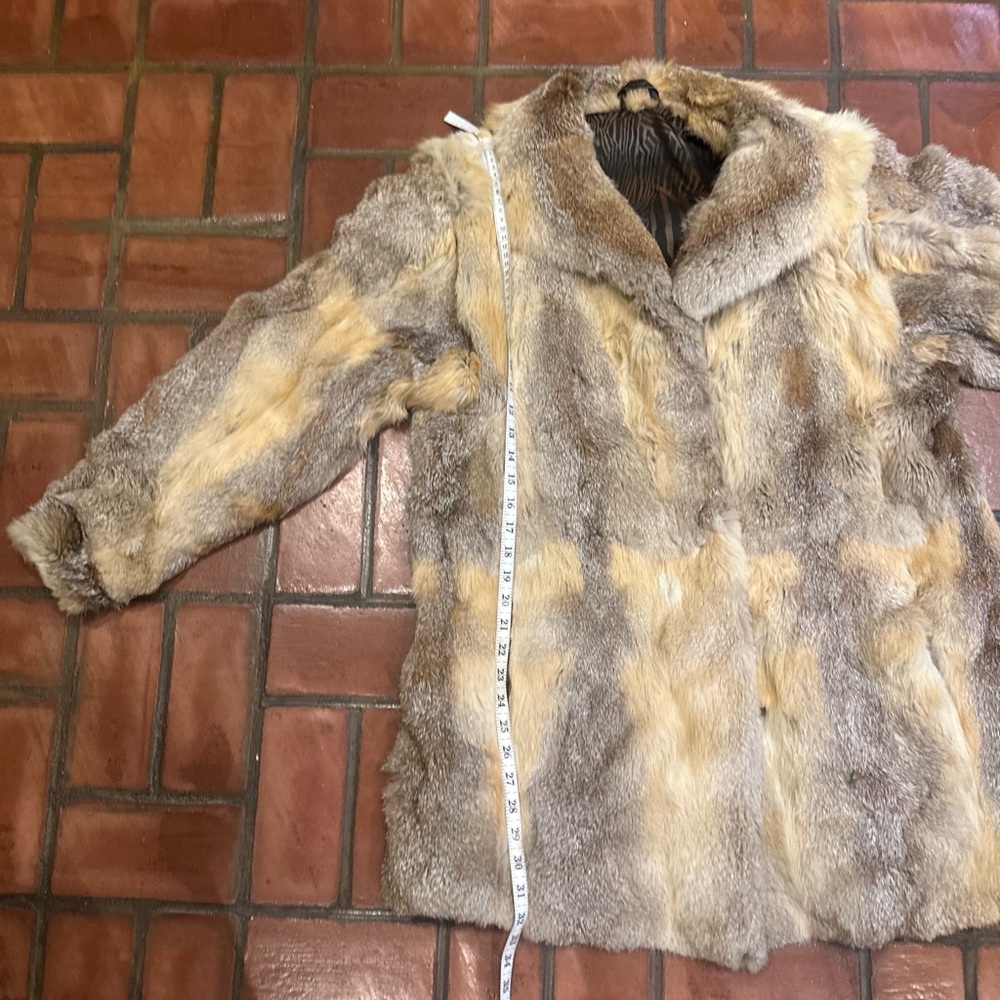 Vintage Unisex Beautiful Assorted Color Long Unbranded Coyote Fur & Leather Coat - Picture 8 of 10